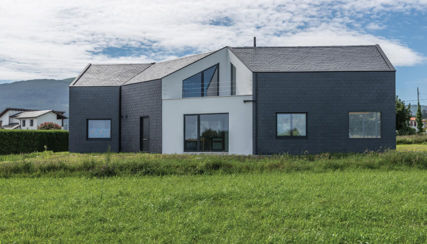 Una Casa Bioclim Tica En Asturias Con Envolvente De Pizarra Natural