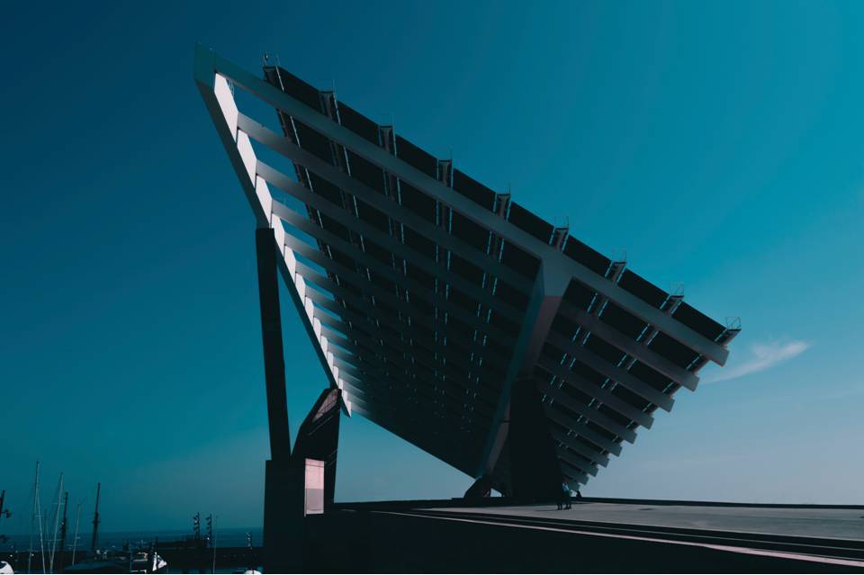 Energía solar fotovoltaica en la edificación sostenible