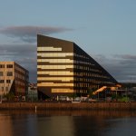 4 ejemplos de edificios de energía positiva Powerhouse-Brattorkaiam-1